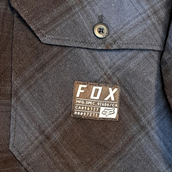 Fox Plaid Flannel Size XL - Picture 2 of 5